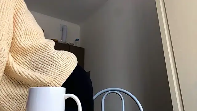 Snapshot of EmilyHein chatting on 02/22/26, 06:13 EmilyHein online show from 02/22/26, 06:13