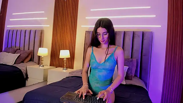 LilyHartt online show from 04/15/26, 03:08