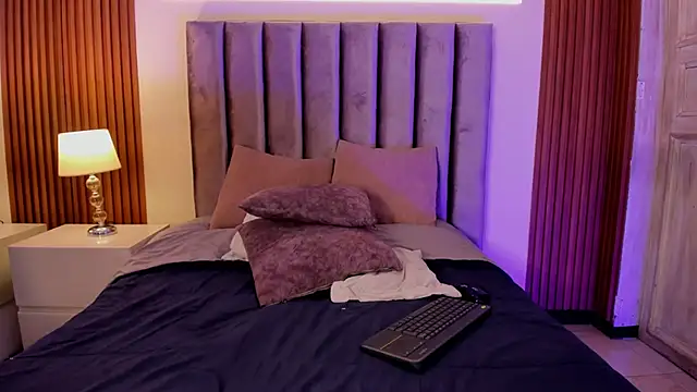 LilyHartt online show from 04/15/26, 08:09