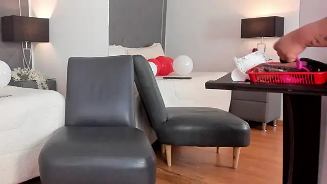 Snapshot of Oliviia_williams chatting on 02/16/26, 11:28 Oliviia williams online show from 02/16/26, 11:28