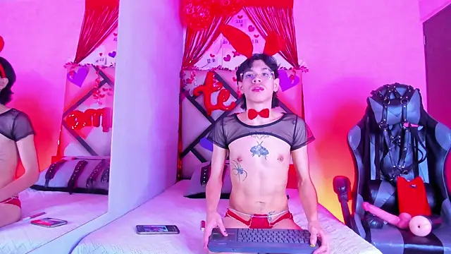 Snapshot of Bennet-Gray chatting on 02/15/26, 05:04 Bennet-Gray online show from 02/15/26, 05:04