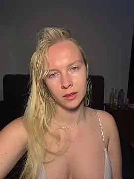 Ellie-rosee online show from 02/24/26, 03:43