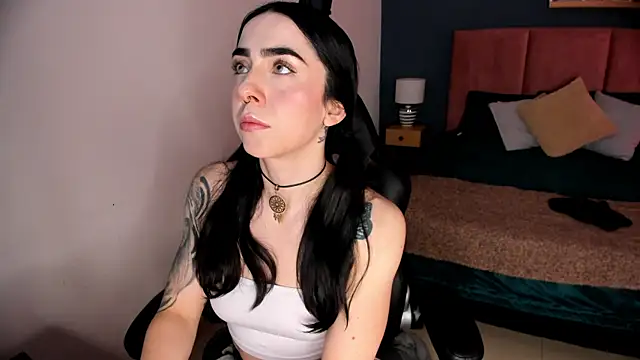 Snapshot of Luna_tagliaferri chatting on 05/01/26, 01:16 Luna tagliaferri online show from 05/01/26, 01:16