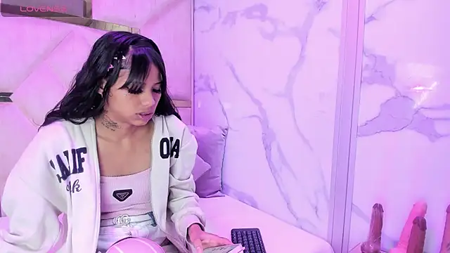 Snapshot of KendallArdent chatting on 02/27/26, 02:50 KendallArdent online show from 02/27/26, 02:50