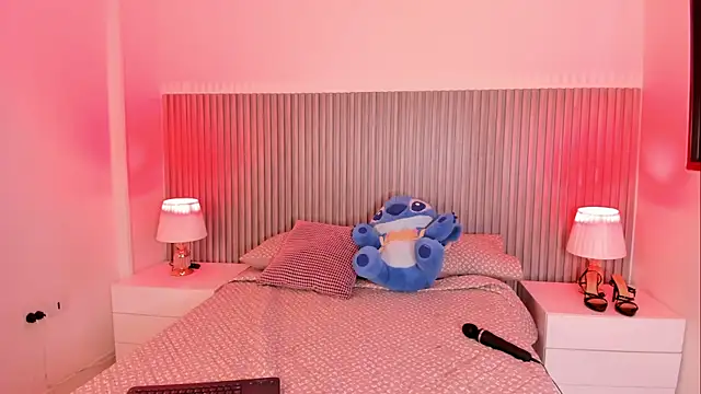 ArianaHilton  online show from 04/17/26, 02:14