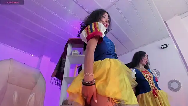 Miniadelf online show from 04/19/26, 08:11