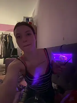 SofieKayla online show from 02/02/26, 09:24