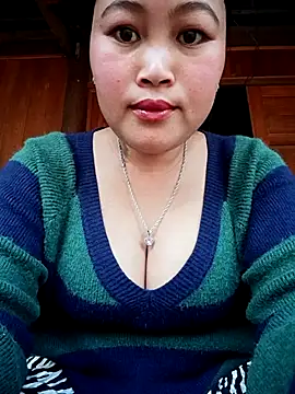 Snapshot of Mayly_Sweet chatting on 02/13/26, 08:21 Mayly Sweet online show from 02/13/26, 08:21