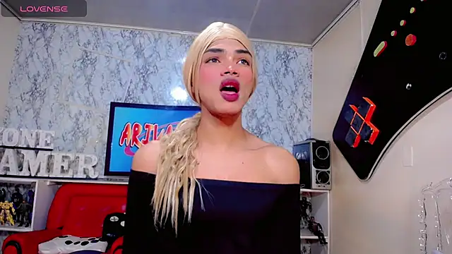 Karol Vanessa   online show from 05/18/26, 12:11