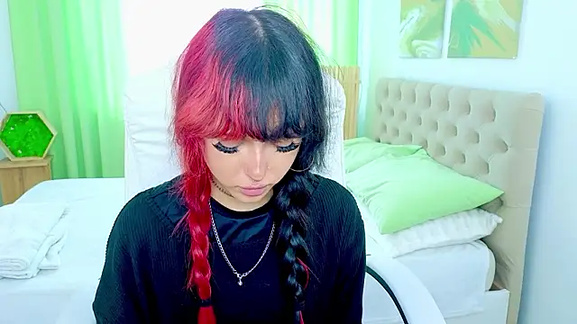   Amiraa online show from 03/11/26, 11:38