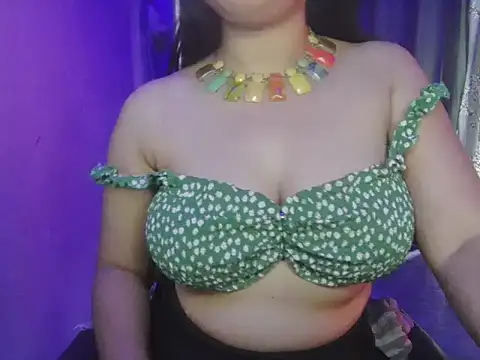 Snapshot of Bold_Beauty_07 chatting on 02/18/26, 07:48 Bold Beauty 07 online show from 02/18/26, 07:48