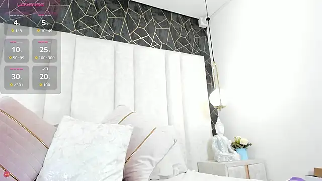 Snapshot of zoe_marcus chatting on 02/02/26, 04:44 zoe marcus online show from 02/02/26, 04:44