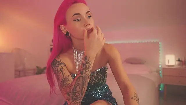 Sarah Pink online show from 12/02/24, 03:14