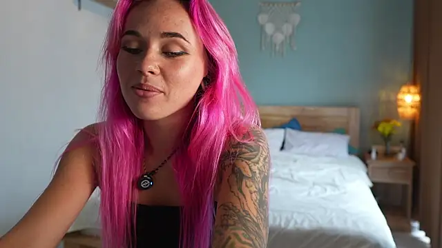 Sarah Pink online show from 11/09/25, 12:31