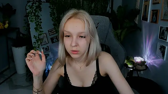 MaoqiBeverly online show from 05/19/26, 08:20