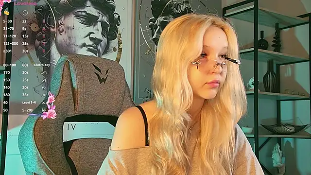 Snapshot of MaoqiBeverly chatting on 06/15/26, 10:39 MaoqiBeverly online show from 06/15/26, 10:39