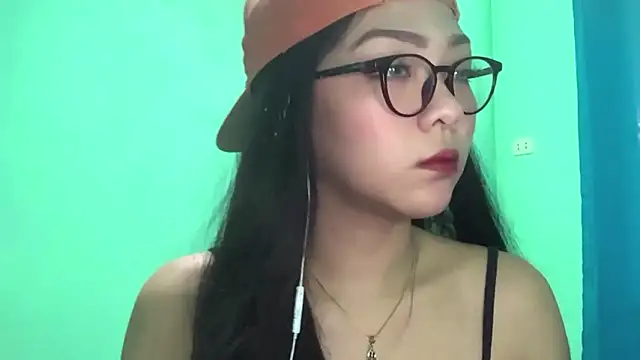 Snapshot of TerisaYellow chatting on 02/08/26, 07:01 TerisaYellow online show from 02/08/26, 07:01