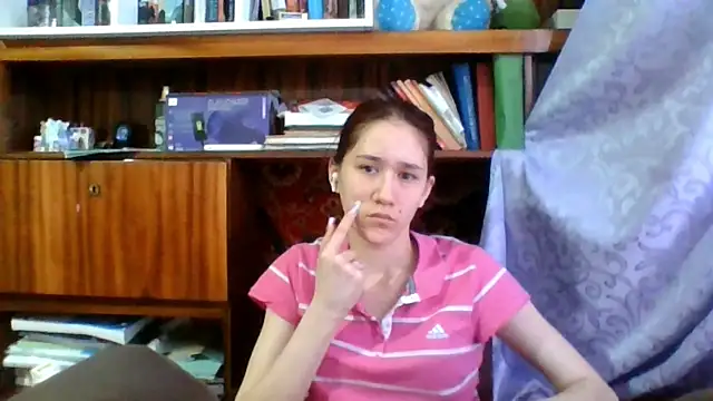 NickiKisinger online show from 04/05/26, 05:15