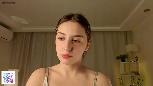 Snapshot of LeanneDinkle chatting on 02/28/26, 04:57 LeanneDinkle online show from 02/28/26, 04:57