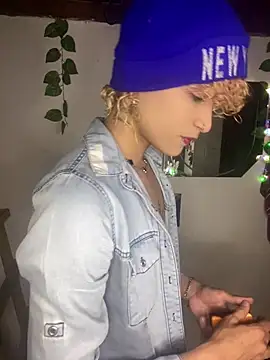 lucke collins22 online show from 02/12/26, 07:03