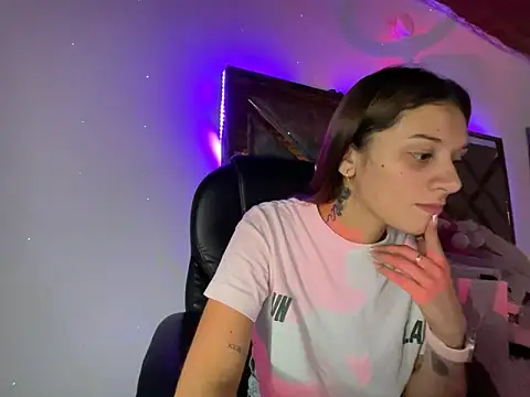 alison parkerr26 online show from 02/02/26, 05:33