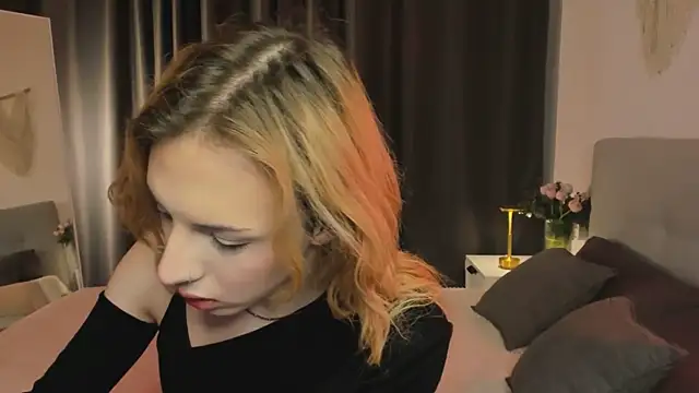 Tiffany  King online show from 04/16/26, 05:41