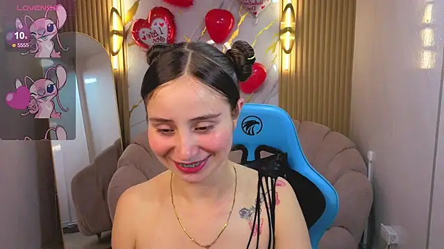 Snapshot of Ariana18_b chatting on 02/26/26, 12:48 Ariana18 b online show from 02/26/26, 12:48