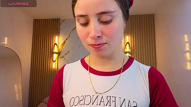 Snapshot of Ariana18_b chatting on 02/28/26, 12:50 Ariana18 b online show from 02/28/26, 12:50