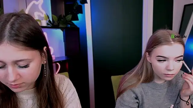 arianaa cat online show from 03/21/26, 07:13