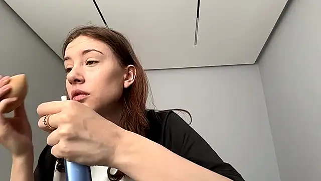 Snapshot of SofiaBlumer chatting on 02/08/26, 05:11 SofiaBlumer online show from 02/08/26, 05:11