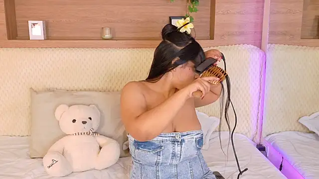 VioletBloomm online show from 03/11/26, 11:38