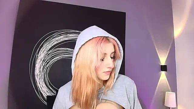 AlannaViera online show from 05/11/26, 02:45