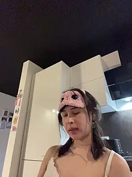 Just-Lilly online show from 03/26/26, 07:25