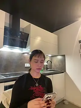 Just-Lilly online show from 04/11/26, 07:45