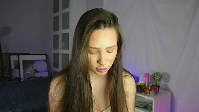 Snapshot of Murmella chatting on 02/08/26, 04:49 Murmella online show from 02/08/26, 04:49