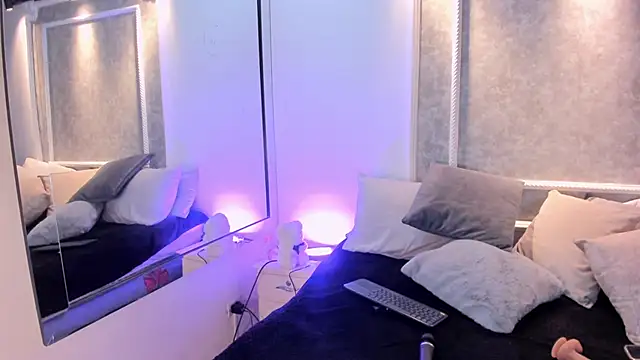 Snapshot of celestesun23 chatting on 02/28/26, 01:23 celestesun23 online show from 02/28/26, 01:23