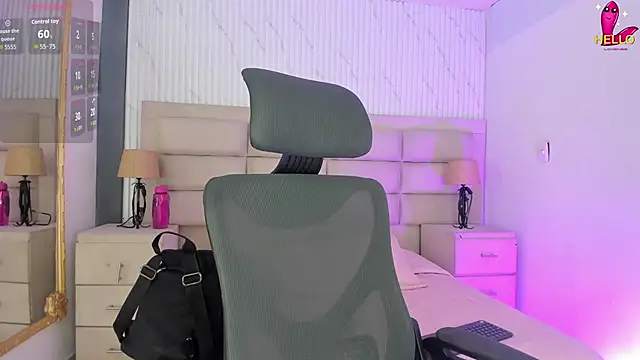 CarolineFyre online show from 04/04/26, 12:35