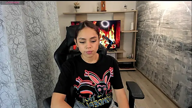 CarolineFyre online show from 05/24/26, 03:06