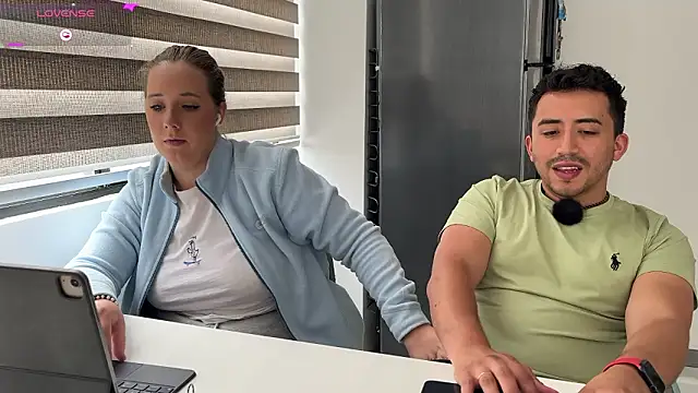 Snapshot of Sofii_n_Diego chatting on 02/14/26, 06:59 Sofii n Diego online show from 02/14/26, 06:59