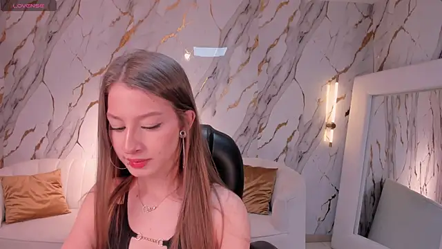 IsabellaMorettiX online show from 04/15/26, 03:57