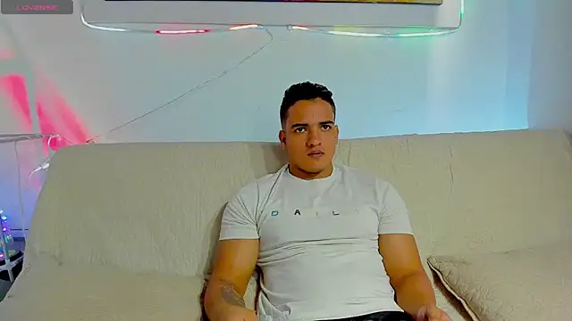 Snapshot of jhon_nicolas chatting on 03/02/26, 07:43 jhon nicolas online show from 03/02/26, 07:43