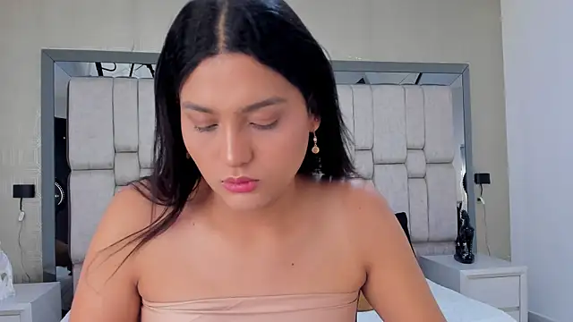 Snapshot of ValeryCooper18 chatting on 02/17/26, 08:04 ValeryCooper18 online show from 02/17/26, 08:04