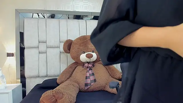 Snapshot of ValeryCooper18 chatting on 02/20/26, 07:47 ValeryCooper18 online show from 02/20/26, 07:47