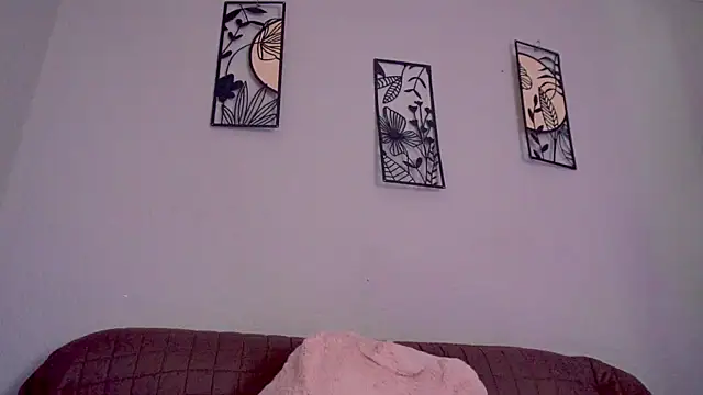loveegirll1 online show from 07/08/26, 04:50