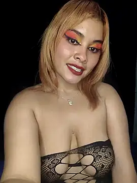 Snapshot of zoe_love18 chatting on 02/17/26, 03:03 zoe love18 online show from 02/17/26, 03:03