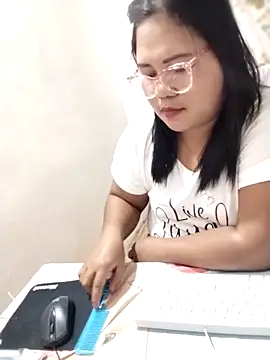 Snapshot of biggbooty15 chatting on 02/02/26, 12:37 biggbooty15 online show from 02/02/26, 12:37