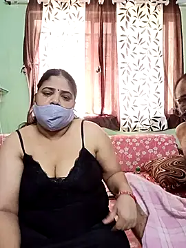 Snapshot of HoneyHush chatting on 02/22/26, 06:02 HoneyHush online show from 02/22/26, 06:02