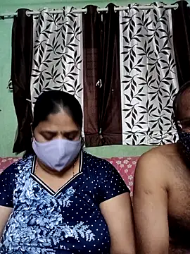 Snapshot of HoneyHush chatting on 02/24/26, 01:09 HoneyHush online show from 02/24/26, 01:09