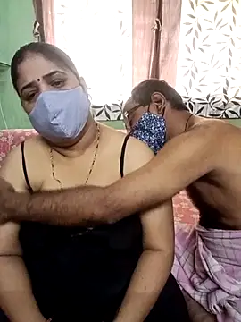 Snapshot of HoneyHush chatting on 02/25/26, 06:12 HoneyHush online show from 02/25/26, 06:12