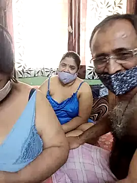 Snapshot of HoneyHush chatting on 03/02/26, 09:27 HoneyHush online show from 03/02/26, 09:27